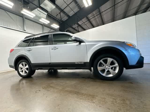 Used 2013 Subaru Outback 2.5i Limited AWD/4WD image 3
