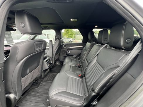 Certified 2023 Land Rover Discovery S R-Dynamic image 30