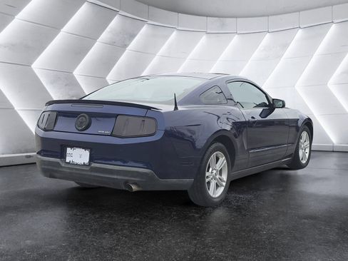 Used 2010 Ford Mustang Coupe image 3