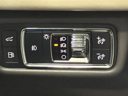 Used 2023 Lincoln Aviator Grand Touring w/ Equipment Group 301A AWD/4WD image 34