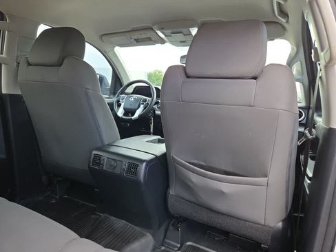 Used 2017 Toyota Tundra SR5 w/ SR5 Upgrade Package AWD/4WD image 16