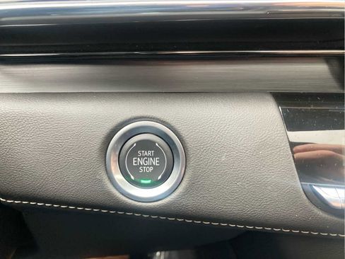 Used 2024 Cadillac Escalade Premium Luxury w/ Performance Package image 15