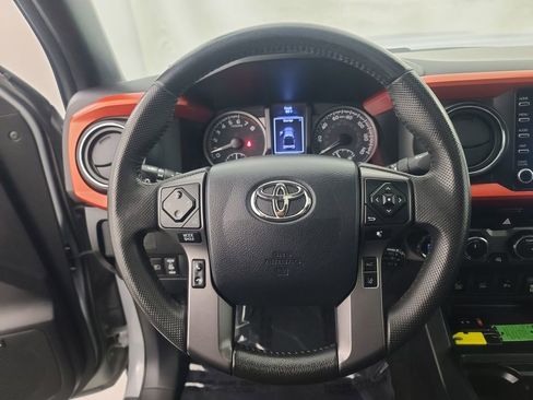 Used 2020 Toyota Tacoma TRD Sport image 33
