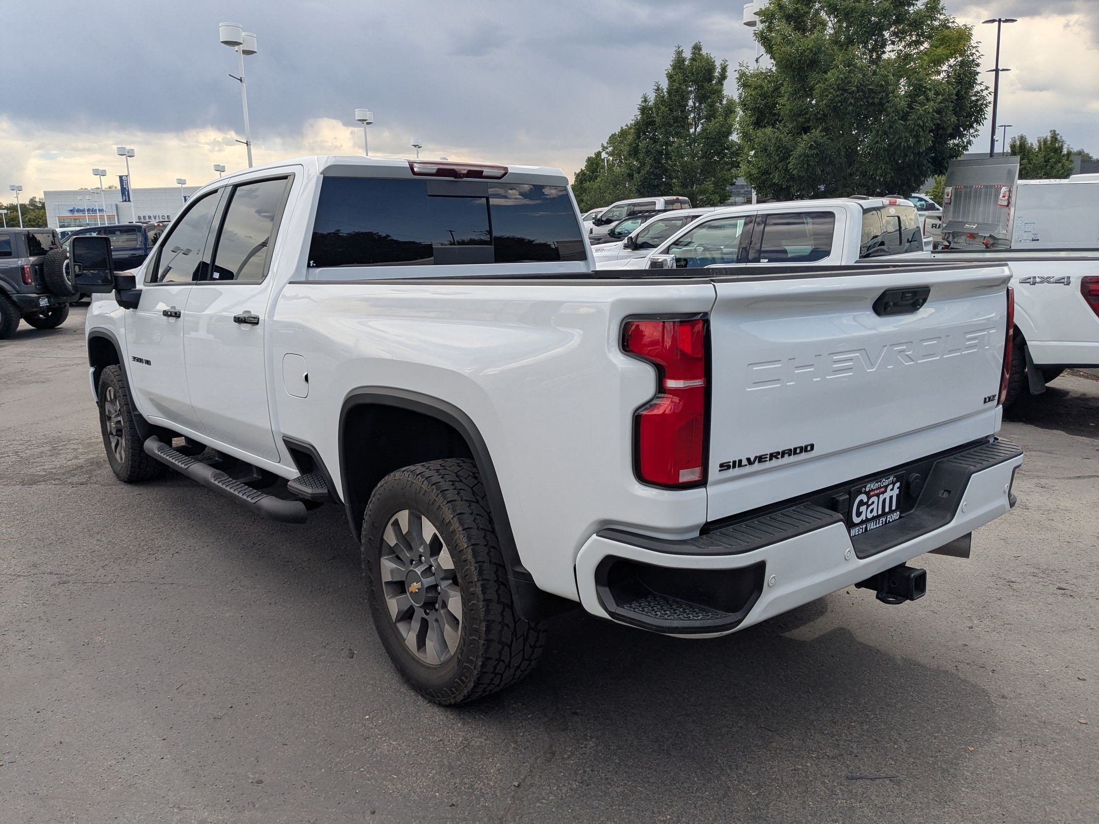 Used 2024 Chevrolet Silverado 3500 LTZ w/ LTZ Plus Package AWD/4WD image 8