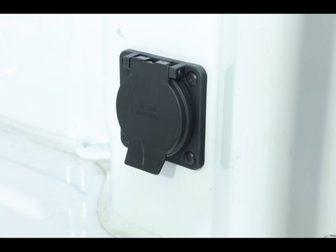 Used 2023 GMC Sierra 1500 SLE w/ LPO, GMC Protection Package image 19