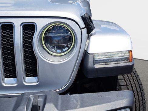 Used 2022 Jeep Wrangler Unlimited Sahara w/ LED Lighting Group AWD/4WD image 29