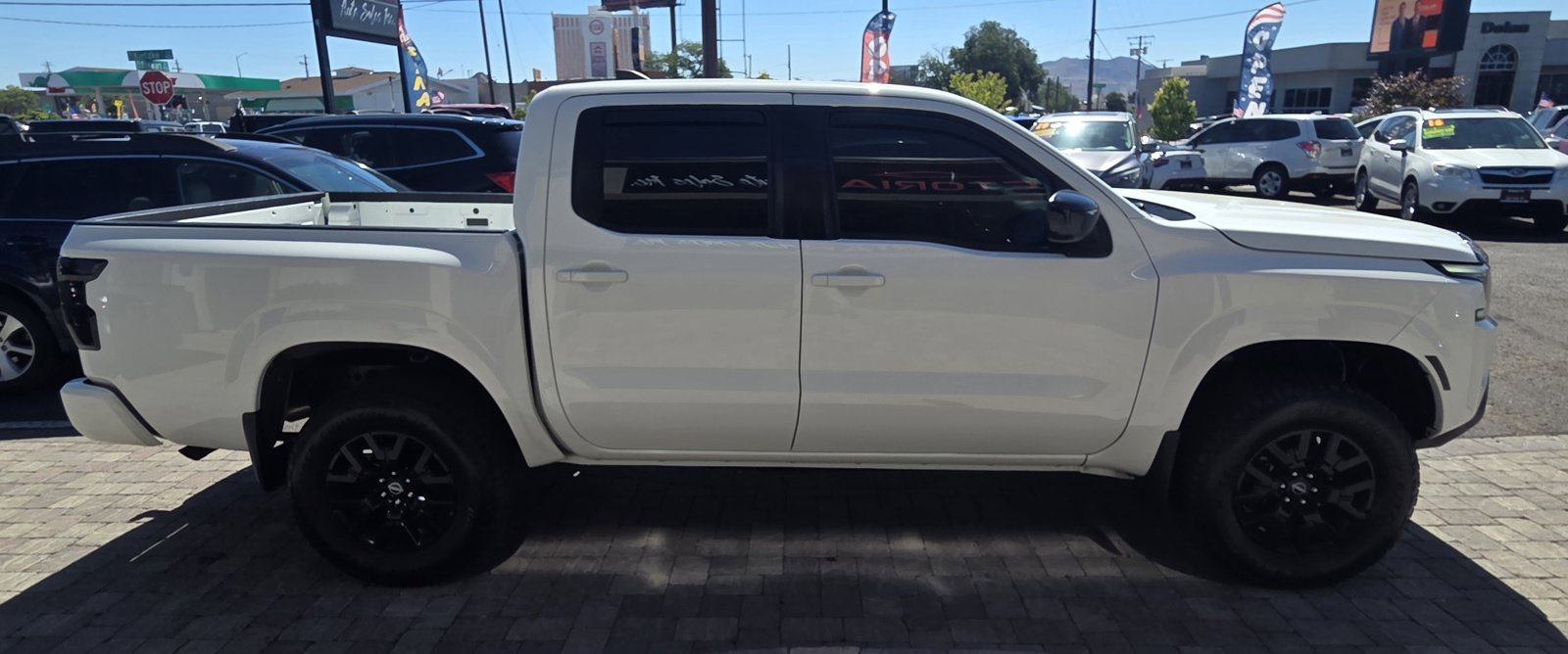 Used 2023 Nissan Frontier SV w/ Midnight Edition Package AWD/4WD image 4