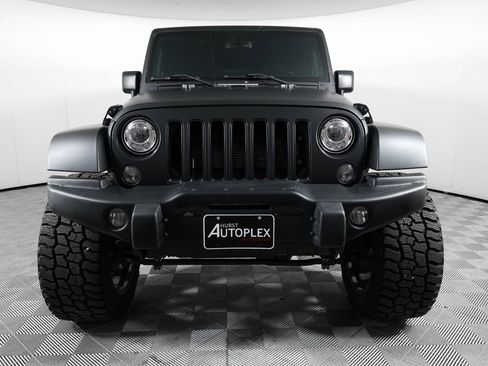 Used 2017 Jeep Wrangler Unlimited Sahara image 2