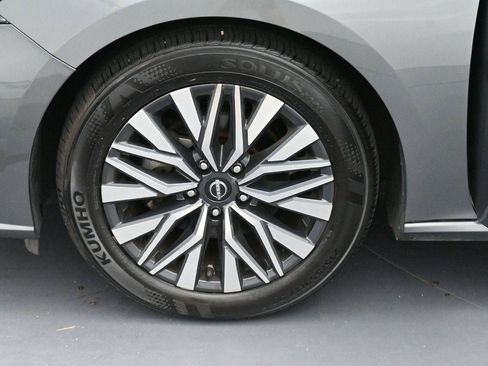 Used 2024 Nissan Altima 2.5 SV FWD image 32