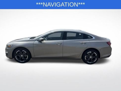Used 2022 Chevrolet Malibu LT w/ Leather Package FWD image 2