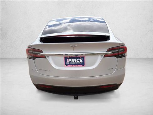 Used 2017 Tesla Model X 75D AWD/4WD image 2
