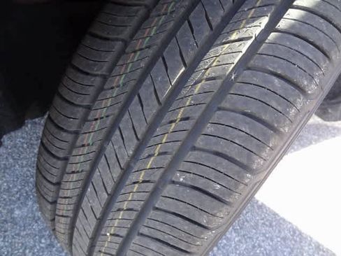 Used 2023 Toyota Corolla Cross XLE image 32