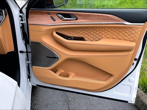 New 2025 Jeep Grand Cherokee L Summit image 27