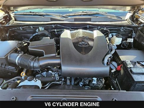 Used 2021 Toyota Tacoma SR5 image 36