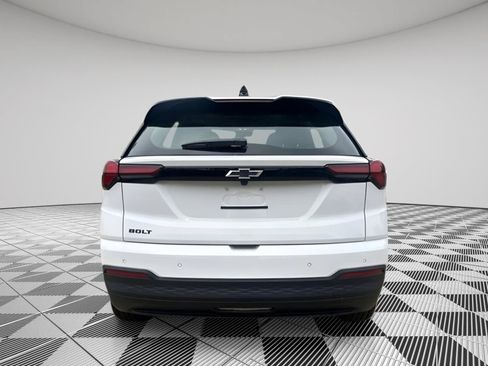 New 2027 Chevrolet Bolt LT w/ Comfort Package FWD image 4
