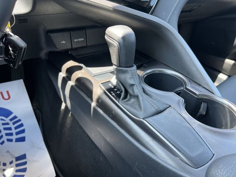 Used 2021 Toyota Camry SE FWD image 21