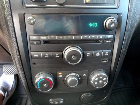 Used 2010 Chevrolet HHR LS image 22