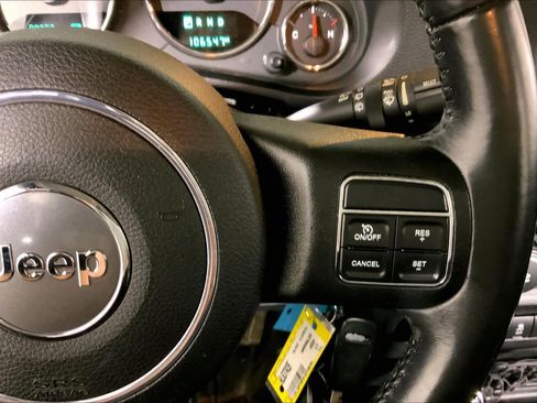 Used 2017 Jeep Wrangler Unlimited Sahara w/ Connectivity Group image 25