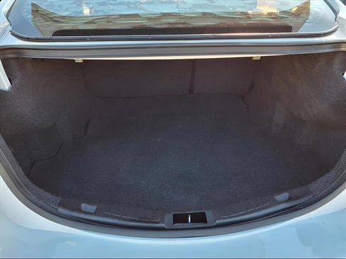 Used 2020 Ford Fusion SE image 10