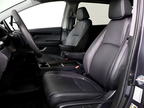 Used 2024 Honda Odyssey Touring image 17