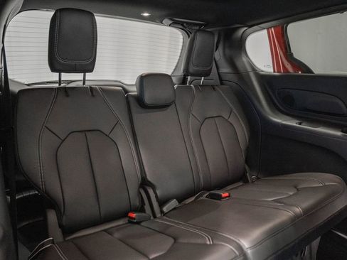 New 2026 Chrysler Pacifica Select image 29