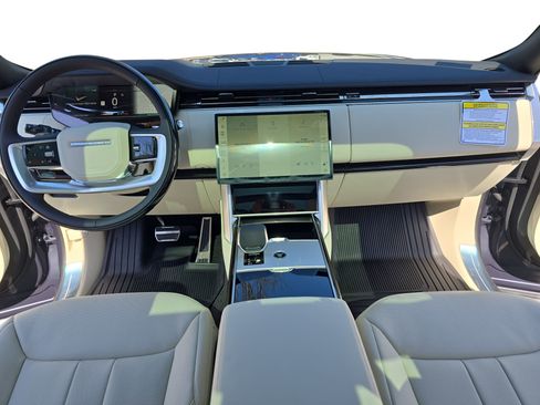 New 2026 Land Rover Range Rover Long Wheelbase SE image 9