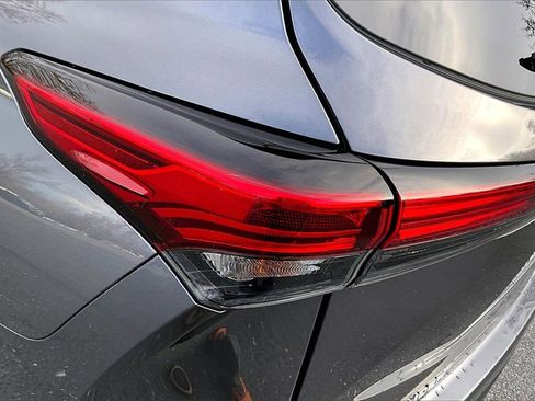 Used 2023 Toyota Highlander XLE image 22
