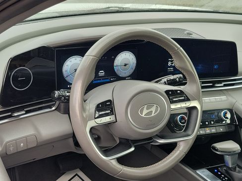 Certified 2025 Hyundai Elantra SEL FWD image 9