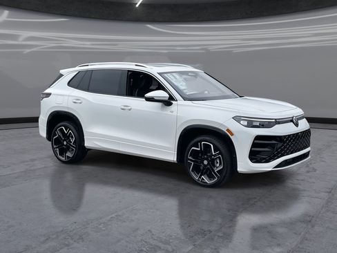 New 2026 Volkswagen Tiguan SEL R-Line AWD/4WD image 2