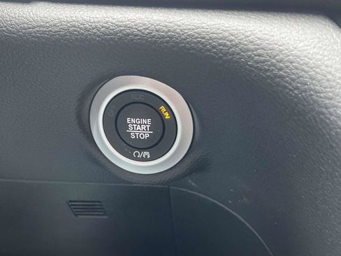 New 2026 Chrysler Pacifica Limited image 11