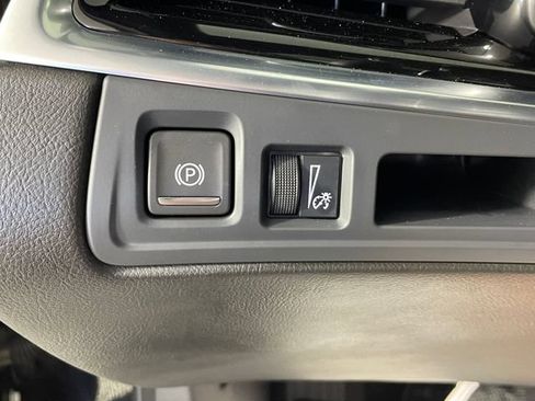 Used 2024 Cadillac XT6 Sport w/ LPO, ONYX Package AWD/4WD image 17