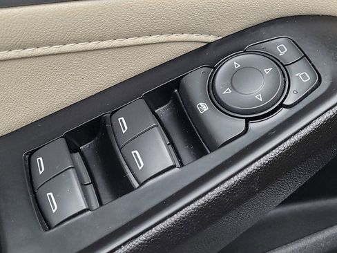 Used 2023 Chevrolet Traverse LS image 27