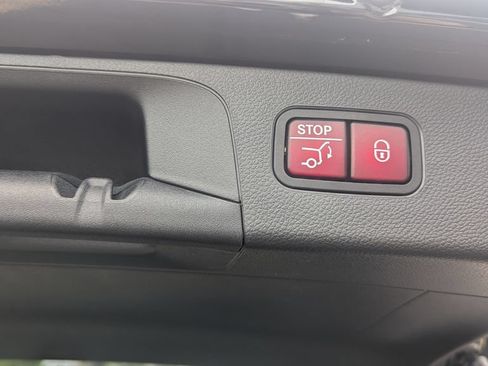 Used 2022 Mercedes-Benz GLC 300 4MATIC image 10