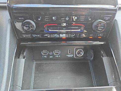 Used 2023 Jeep Grand Cherokee 4WD 4xe w/ Luxury Tech Group II image 28