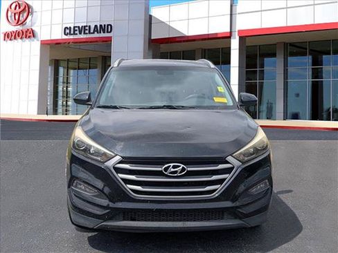 Used 2017 Hyundai Tucson SE w/ SE Popular Package 02 FWD image 3
