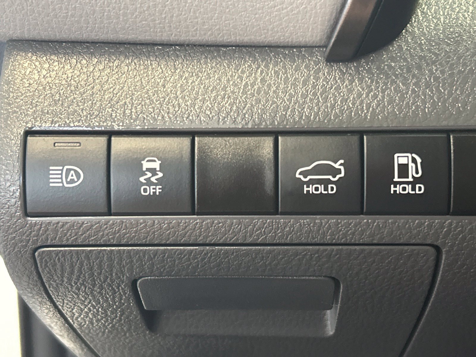 Used 2021 Toyota Camry LE w/ Carpet Mat Package (TMS) FWD image 17