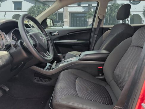 Used 2019 Dodge Journey SE FWD image 11