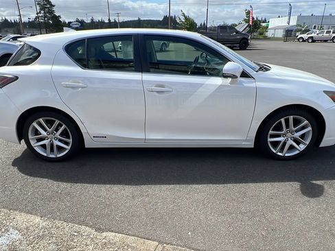 Used 2014 Lexus CT 200h FWD image 4