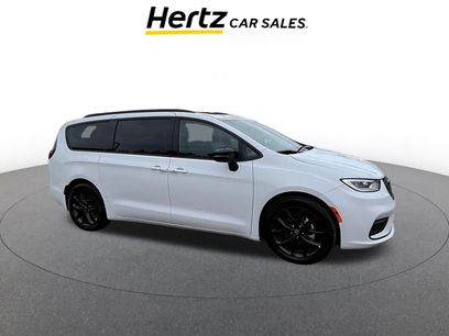 Used 2025 Chrysler Pacifica Limited