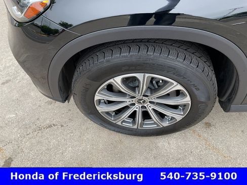 Used 2025 Mercedes-Benz GLC 300 4MATIC image 10