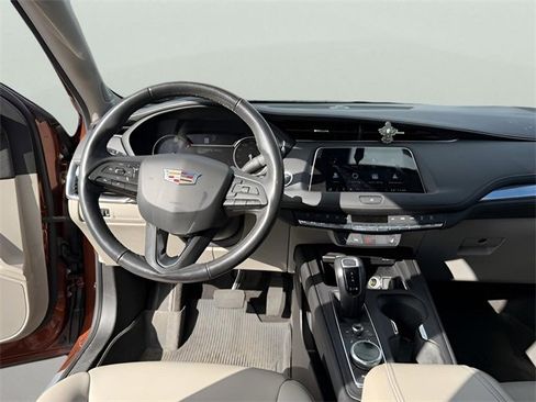 Used 2019 Cadillac XT4 Luxury w/ Cold Weather Package image 17