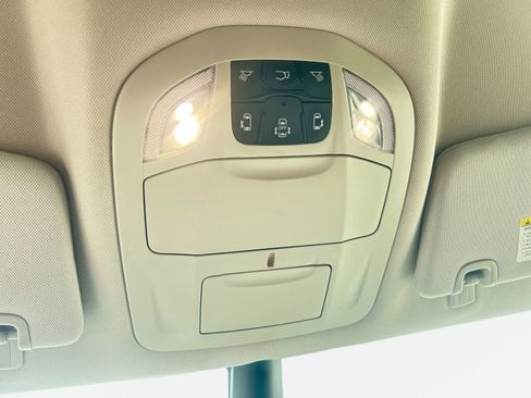 Used 2022 Chrysler Pacifica Touring-L FWD image 17