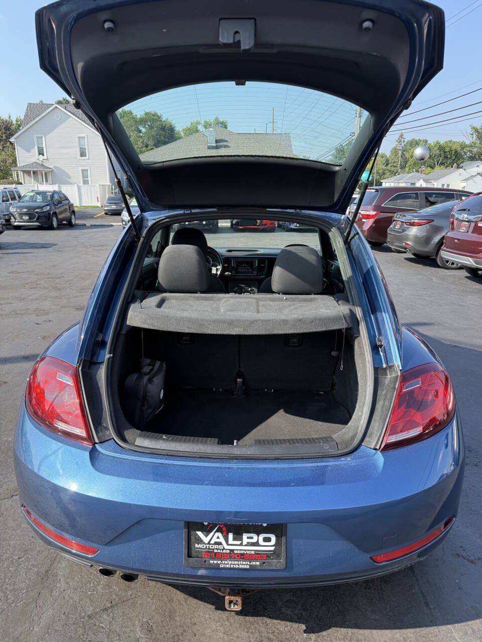Used 2018 Volkswagen Beetle 2.0T S FWD image 17
