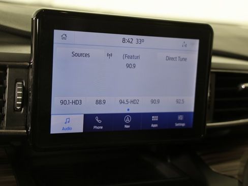 Used 2020 Ford Explorer Limited image 18