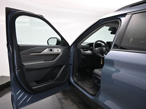 New 2026 Ford Explorer Active AWD/4WD image 8