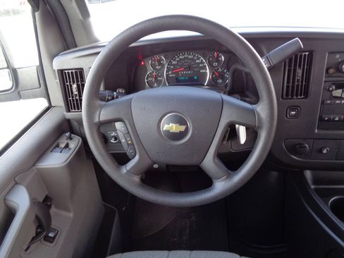 Used 2018 Chevrolet Express 3500 LS RWD image 36