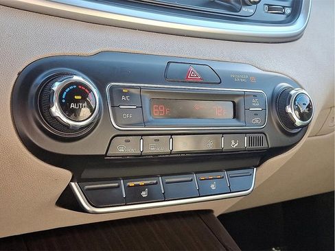 Used 2019 Kia Sorento EX image 17