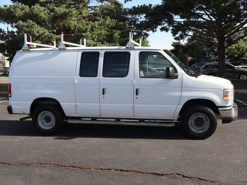 Used 2014 Ford E-250 and Econoline 250 w/ Power Group RWD image 3