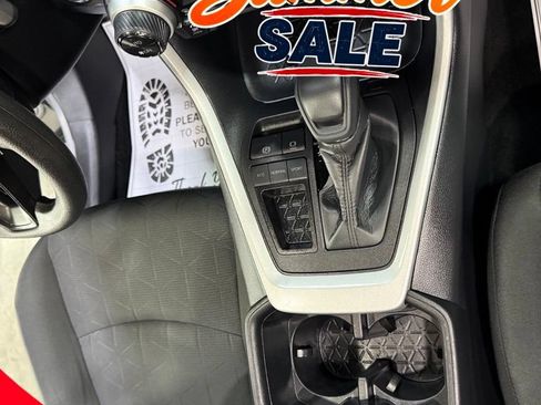 Used 2025 Toyota RAV4 XLE FWD image 36
