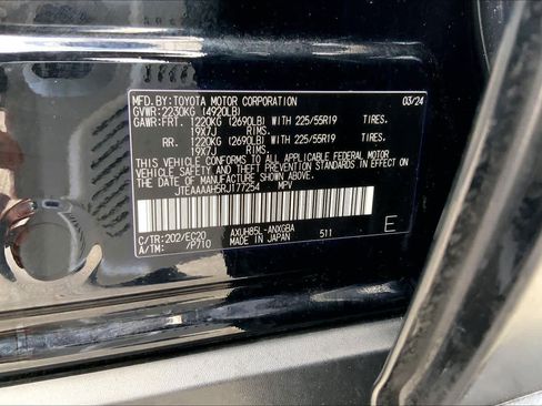 Certified 2024 Toyota Venza XLE image 36